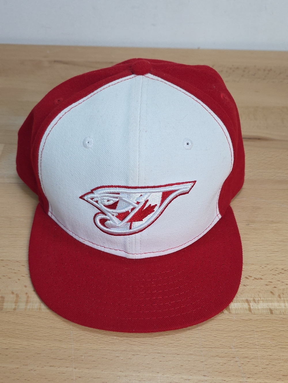 New Era Red and White 59FIFTY Fitted MLB Capsed Used